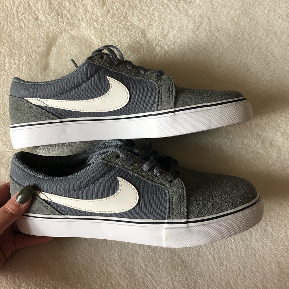 New without box ✨ Nike Satire II (GS) 6.5Y